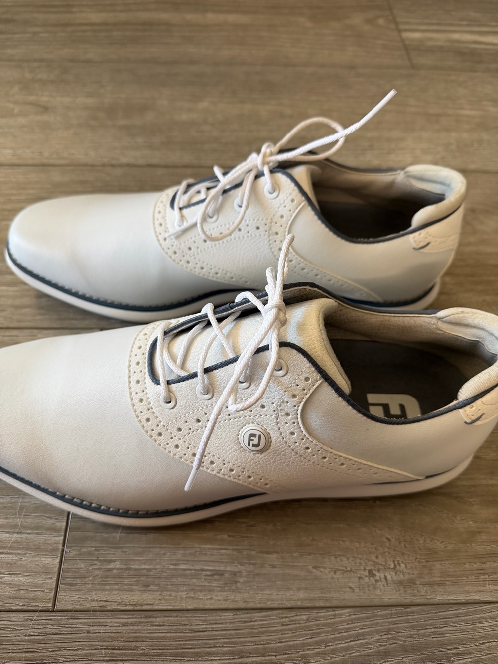 FootJoy Traditions Spikeless Golf Shoes Womens 12 M White Navy 97898 Like New - Picture 3 of 6